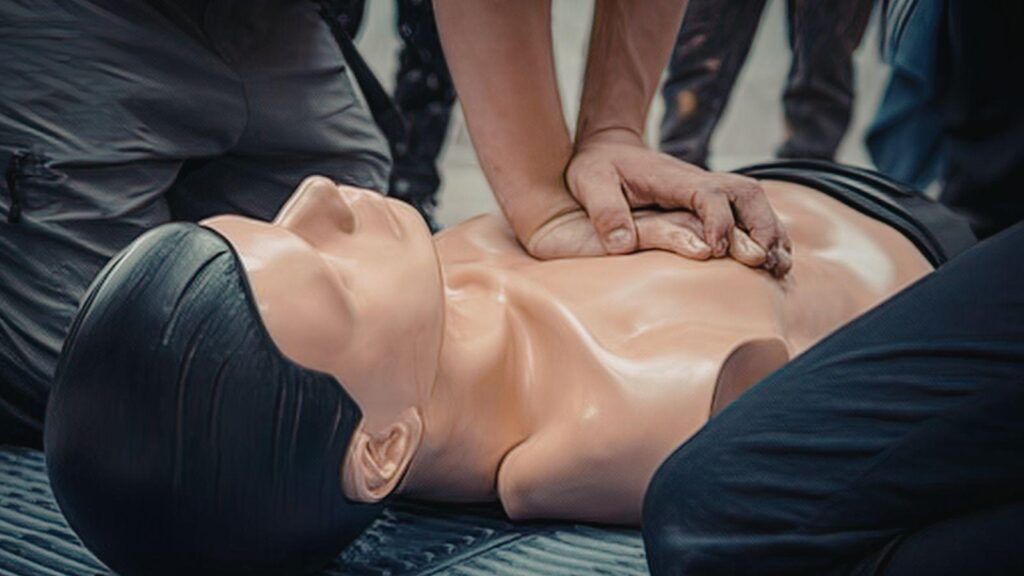 outdoor survival skills, lifesaving training outdoor, wilderness emergency skills, outdoor first aid courses, outdoor rescue techniques, adventure safety training, outdoor enthusiast safety, outdoor emergency preparedness, wilderness first aid certification, outdoor safety skills